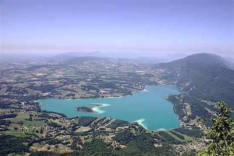 Lac Daiguebelette Un Joyau Naturel En Savoie Petite Découverte