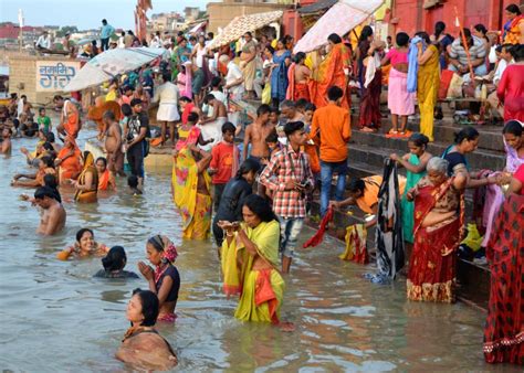 Guru Purnima People Take Holy Dip In Ganga