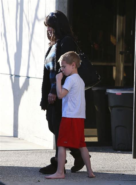 Now this is what little sisters are for. Jayden James Federline, Lynne Spears - Jayden James ...
