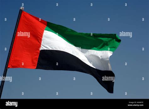 Dubai Flagge Fotos Und Bildmaterial In Hoher Auflösung Alamy