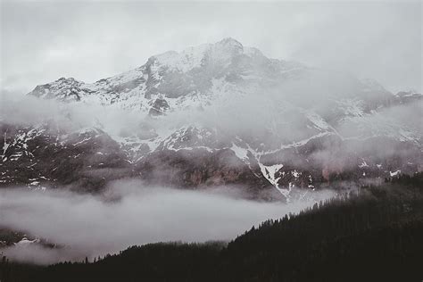 Foggy Mountain Background Hd