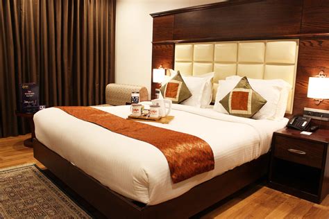 Oyo Hotel Ch2 Premium Srinagar Book ₹985 Oyo
