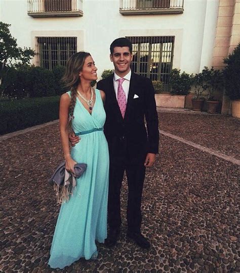 Álvaro morata ha sido uno de los protagonistas de la semana por su polémica expulsión después de que un rival le llamara niño de papá él, de su dos amores anteriores, carla barber y maría pombo, también bellezones, también modelos, como si este estereotipo. Alvaro Morata et Maria Pombo - souce-foot