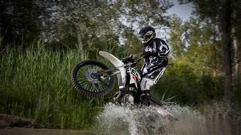 Check spelling or type a new query. Dirtbike Wallpaper (67+ images)
