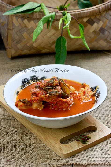 Cari aku di syurga samarinda: My Small Kitchen: Asam Pedas Ikan Mayong dengan Daun Asam ...