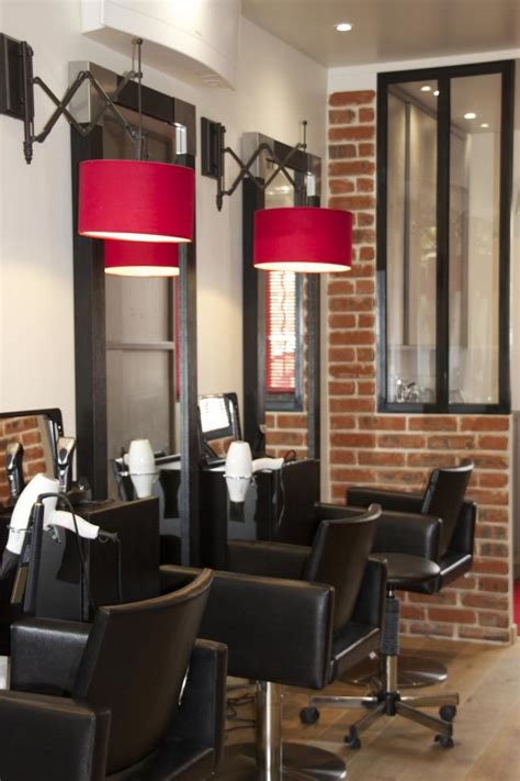 Check spelling or type a new query. Aménagement d'un salon de coiffure style industriel