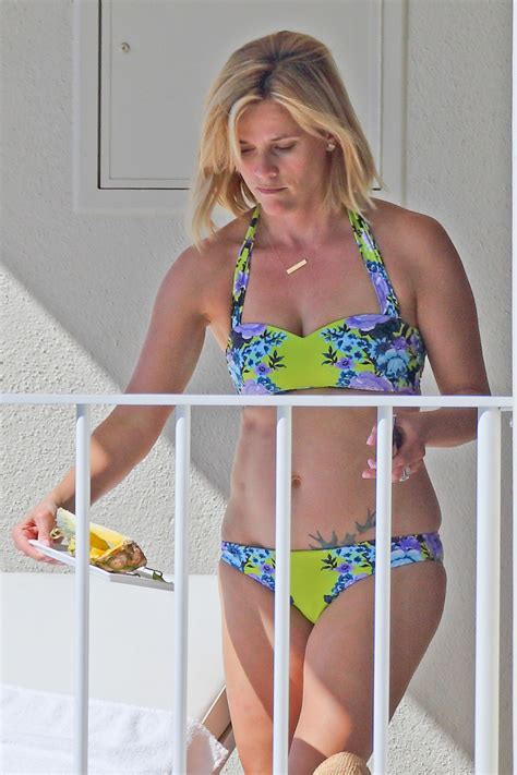 Reese Witherspoon In A Bikini Hawaii January Celebmafia