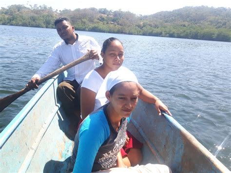 Mujeres Nicaragüenses Demuestran Sus Habilidades En La Pesca