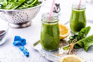 A very filling low calorie soup that gets more spicy the longer it sits. Spinach Smoothie Under 100 Calories - Vibrant Happy Healthy