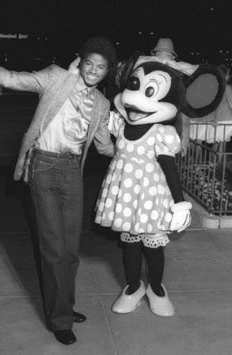 Michael Jackson And Minnie Mouse Disneyland 1980 Ktchenor Photo