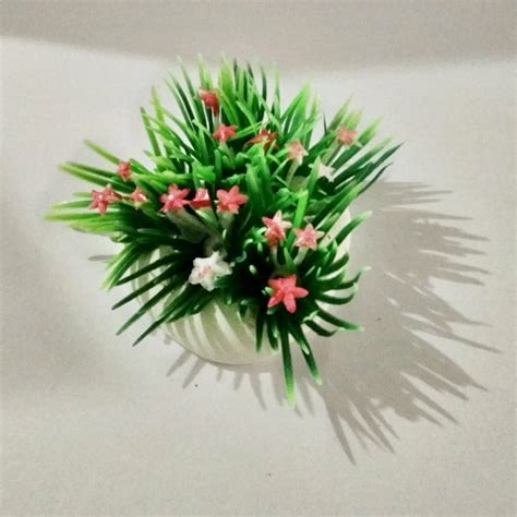 Jika ingin menggunakan rumput sebagai hiasan / dekorasi taman buatan di dalam rumah. Jual Rumput Plastik Mini 5 cm Hiasan Aksesoris Ornamen ...
