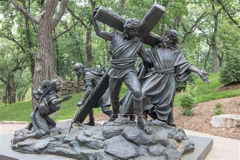 5 Simon Helps Jesus Carry His Cross Religious Sculpture