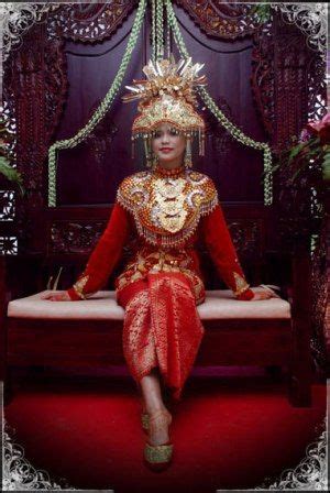 Salah satu tempat penghasilan timah terbesar di dunia. Fitinline.com: Pakaian Adat Tradisional Suku Sekak