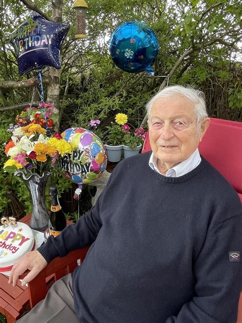 Heartfelt tributes paid to Holocaust survivor Rudi Leavor who dies aged