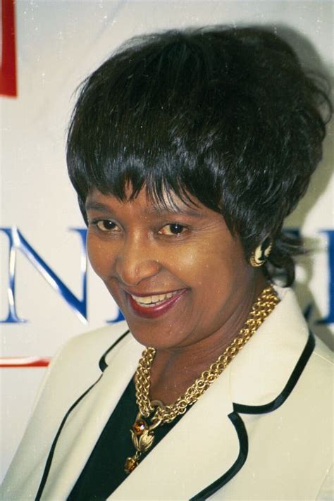 Winnie was in her early 20's in 1957 when she met nelson mandela, who was already a prominent lawyer and campaigner. File:Winnie Mandela.jpg - Wikimedia Commons