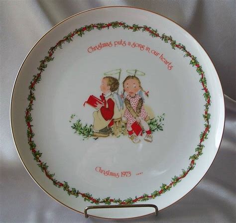 holly hobbie 1973 christmas collector plate from colemanscollectibles on ruby lane