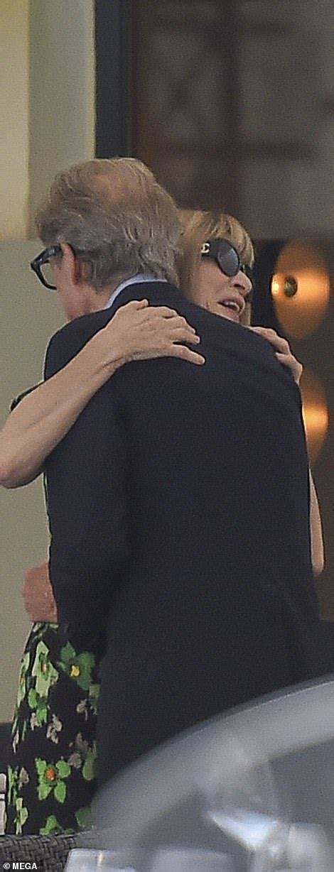 Bill Nighy And Anna Wintour Enjoy Another Cosy Dinner Daily Mail Online