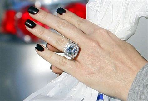 Khloe Kardashians Impressive Diamond From Husband Lamar Odom Huge Diamond Engagement Rings