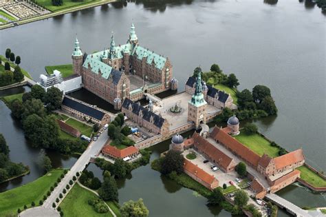 Includes information about trading with and doing business in the uk and denmark, and your rights after the uk's exit from the eu. Frederiksborg Slot | lex.dk - Trap Danmark