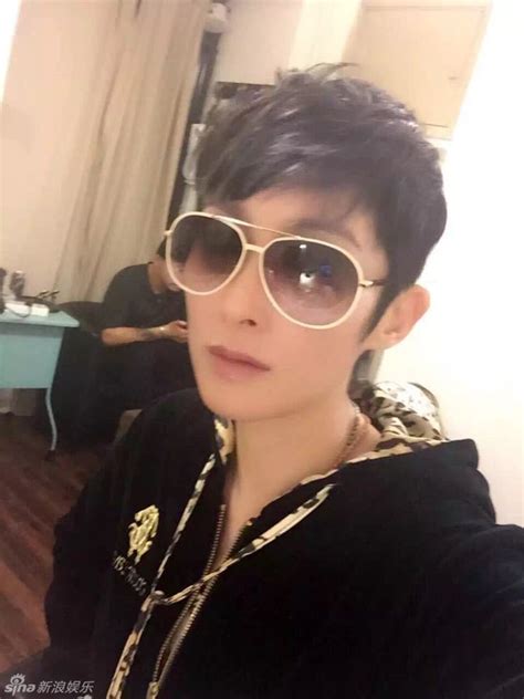 Lâm doãn được châu tinh trì lựa chọn từ 12 vạn cô gái để tham gia mỹ nhân ngư. "Nữ thần bài" bốc lửa phim Châu Tinh Trì