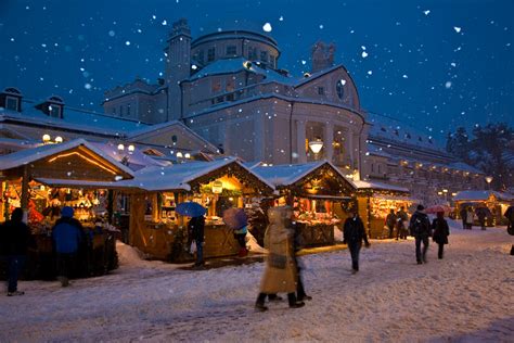 La domenica prima di natale, apertura straordinaria fino alle 23.00. A CASA DI BABBO NATALE - AgoraNews