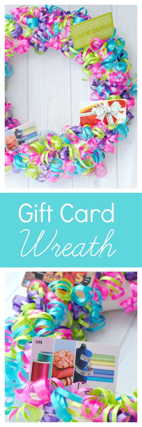 These gift card presentation ideas will make a perfect gift! Creative Gift Card Ideas: Gift Card Wreath - Fun-Squared