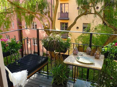 Invitanti e pieni di idee originali e facili da replicare. 20 Idee per Arredare un Piccolo Terrazzo in Maniera ...