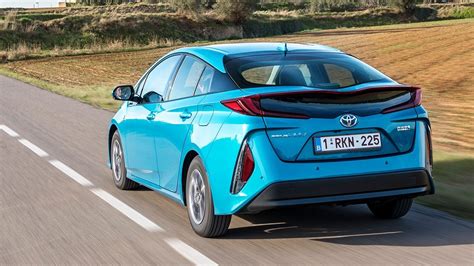 toyota prius plug in 2021 la tecnología híbrida enchufable de toyota llega a españa