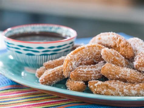 The latest tweets from trisha yearwood (@trishayearwood). Trisha Yearwood's Best Dessert Recipes | Trisha's Southern Kitchen | Food Network in 2020 | Food ...