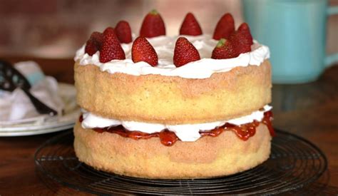 Chocolate soaked sponge cake l'antro dell'alchimista. Grandma's Sponge Cake | Julie Goodwin | Recipe | Cake ...