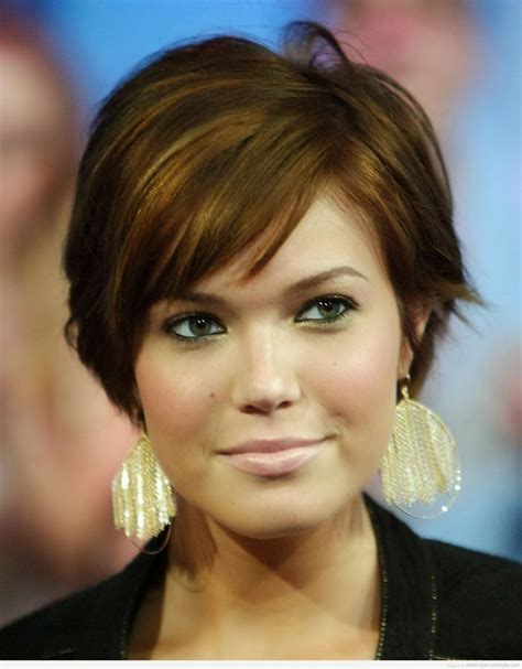 Flattering Hairstyles For Round Faces Youareyoungdarling