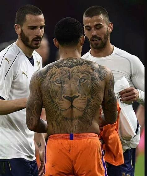 Memphis depay is totally addicted to tattoos. The 25+ best Memphis depay tattoo ideas on Pinterest ...