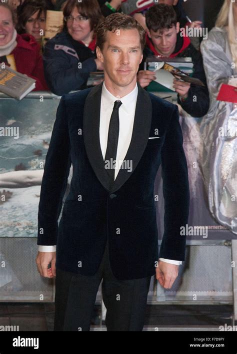 Benedict Cumberbatch Arriving At The Hobbit Premiere Stock Photo Alamy