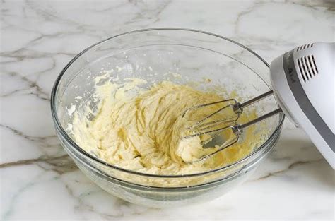 Memang tidak akan mengembang, jadi isi. Resep Bolu Kukus Pelangi Tanpa Oven, Dijamin Laris Manis