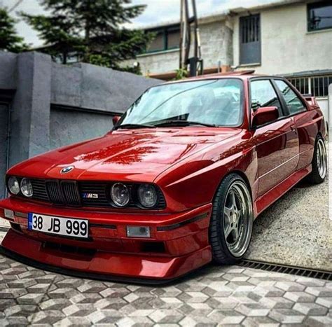 A place for e30 m3 petrol heads. BMW E30 M3 red | Spersonalizowane samochody, Samochody