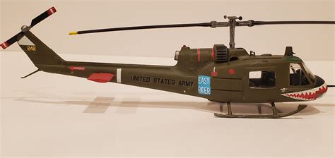 Uh 1c Huey Plastic Model Helicopter Kit 148 Scale Hy85803