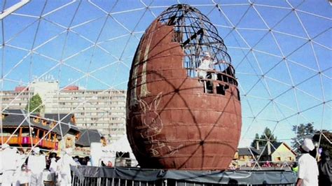 World S Biggest Easter Egg Unveiled In Argentina Bbc News