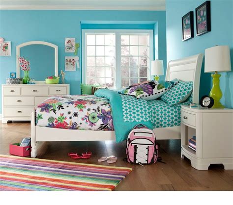Matching youth bedroom furniture sets may be all it takes to make your kid's personal space more organized. Paris Youth Panel Bedroom Set Pearl Furniture in 2020 ...