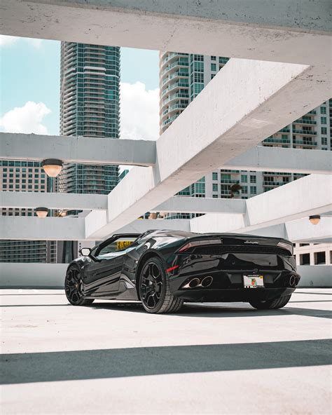 Lamborghini Huracan Spyder – Exotic Car Rental