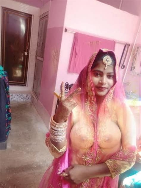 Desi Bhabhi And Girls Nude Pic Pics Xhamster