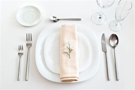 Dresser une table dans les règles de lart La Gabonaise de Cuisine