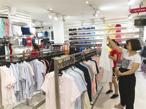 Shopee đảm bảo | miễn phí vận chuyển | gợi ý hôm nay. Vietnam's fashion market large enough for both domestic ...