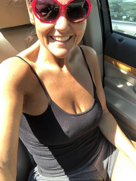 Fit Milfs Scrolller