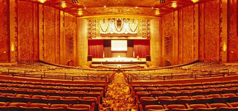 The Paramount Theatre Oakland Roadtrippers