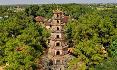 Tourists Guide To Thien Mu Pagoda In Hue Vietnam Blazetrip