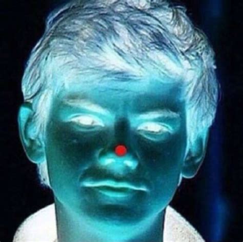 Stare At The Red Dot For 30 Seconds And Then Look At A Wall And Blink☺︎