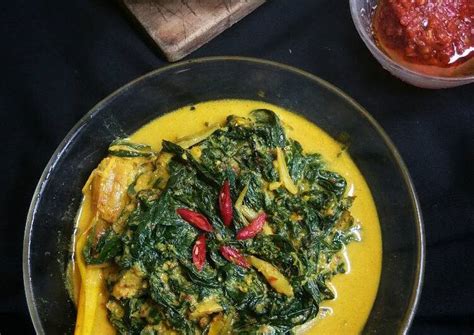 Rasakan manisnya jika kurang manis maka bisa ditambahkan gula pasir. Resep Sayur daun singkong / daun singkong kuah santan ...