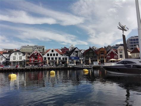 The capital of oslo is considered both a county and a municipality. Stavanger, capital noruega del petróleo