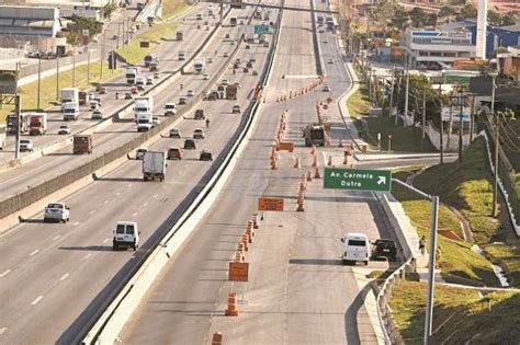 Rodízio, zona azul e frota de ônibus na capital paulista vão operar normalmente na próxima sexta, cujo feriado foi antecipado para 21 de maio imagem: Por conta de greve, rodízio de veículos será suspenso ...