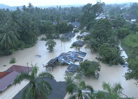 Saya minta, seluruh tumpukan karung goni berisi tanah dibersihkan dari kawasan hutan kota ini, kata bobby dalam keterangan tertulis yang kompas.com terima, sabtu (5/6/2021). Banjir di Johor memburuk, amaran cuaca peringkat bahaya ...